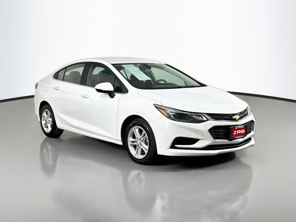 Used 2018 Chevrolet Cruze LT w/ LT Fleet Convenience Package FWD image 7