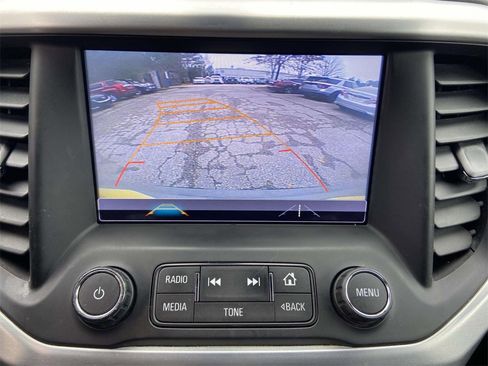 Used 2017 GMC Acadia SLT image 24
