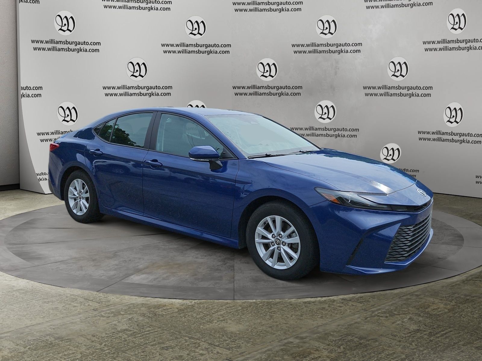 Used 2025 Toyota Camry LE FWD image 7