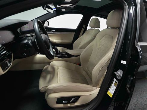 Used 2023 BMW 530i w/ Premium Package RWD image 8