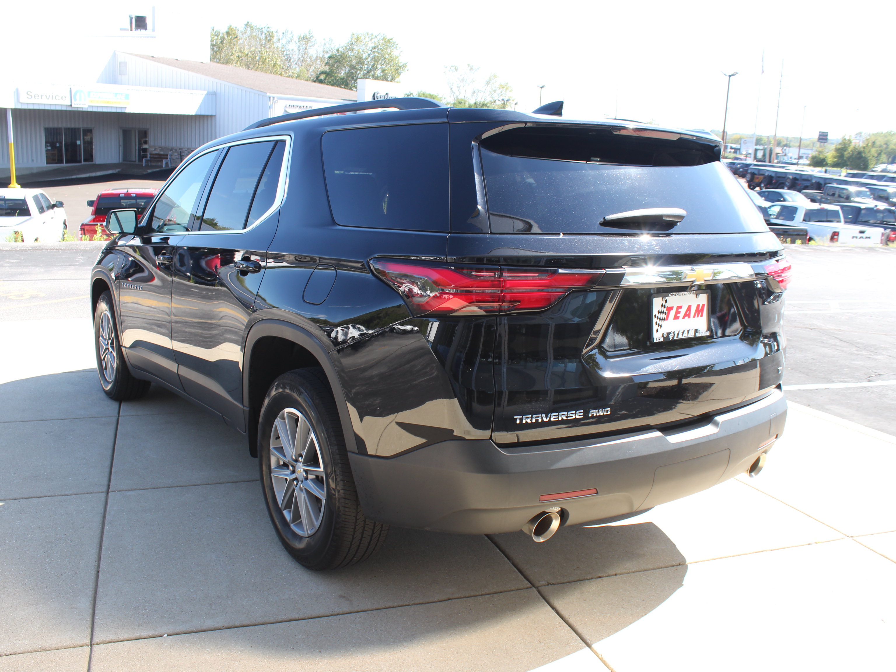 Used 2023 Chevrolet Traverse LT AWD/4WD image 8