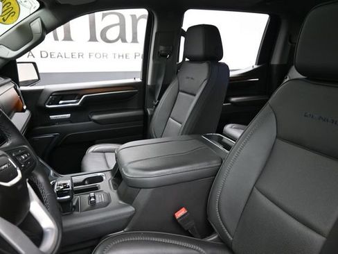 Used 2024 GMC Sierra 1500 Denali w/ Denali Reserve Package AWD/4WD image 17