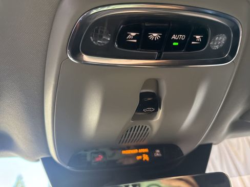 Used 2017 Volvo XC90 T6 Momentum w/ Vision Package image 29