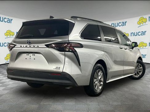Certified 2024 Toyota Sienna XLE image 6