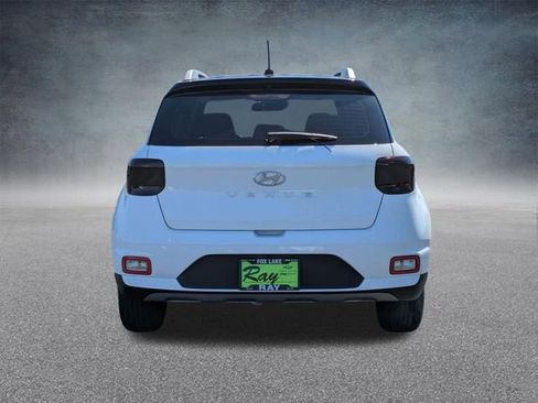 Used 2023 Hyundai Venue Limited FWD image 5