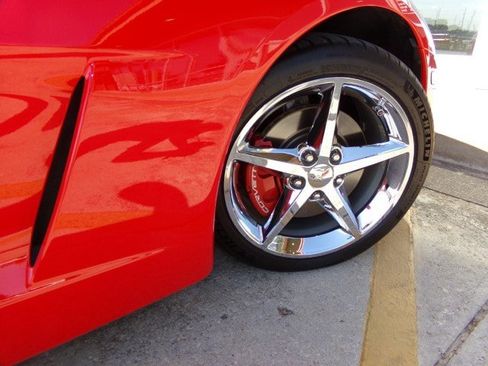 Used 2013 Chevrolet Corvette Coupe w/ 2LT Preferred Equipment Group RWD image 27