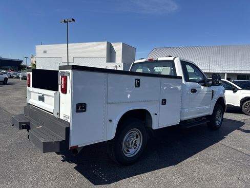 Used 2022 Ford F250 XL w/ Power Equipment Group AWD/4WD image 3