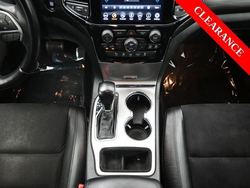 Used 2022 Jeep Grand Cherokee Laredo X image 36