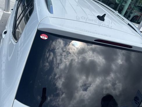 Used 2022 Volkswagen Tiguan SE FWD image 6