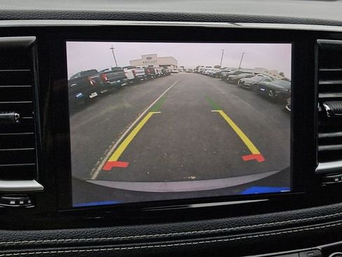 Used 2023 Chrysler Pacifica Limited w/ S Appearance Package image 18