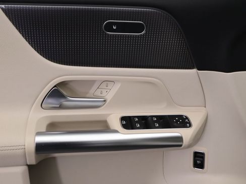 Certified 2022 Mercedes-Benz GLA 250 image 23