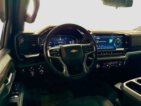 Used 2022 Chevrolet Silverado 1500 LT image 23