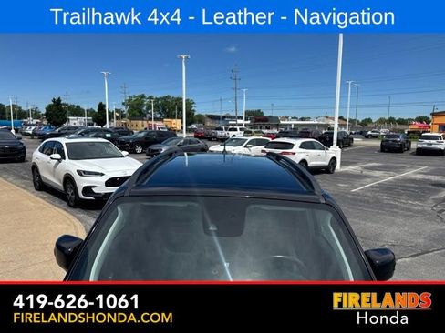 Used 2023 Jeep Renegade Trailhawk w/ Sun/Sound Group AWD/4WD image 9