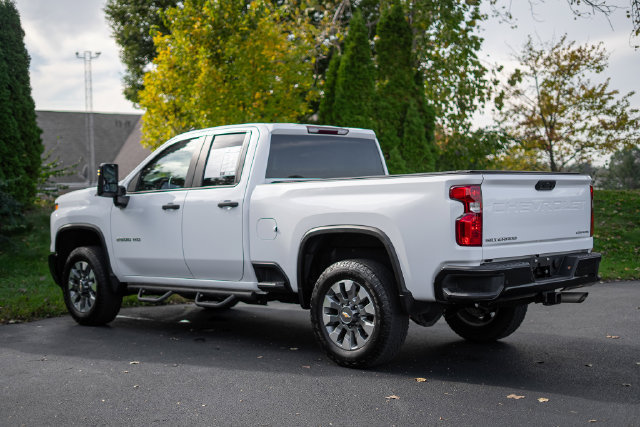 Used 2024 Chevrolet Silverado 2500 Custom w/ Custom Value Package AWD/4WD image 8