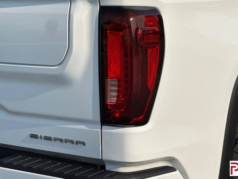 Used 2024 GMC Sierra 1500 Denali w/ Technology Package AWD/4WD image 33