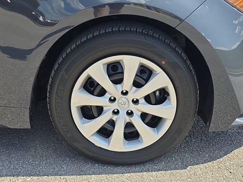Used 2026 Toyota Corolla LE FWD image 28