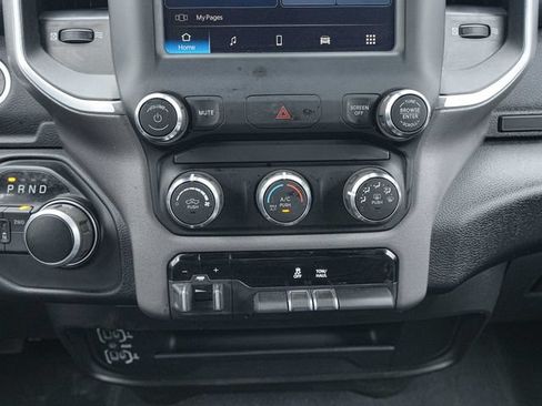 Used 2024 RAM 2500 Big Horn AWD/4WD image 30