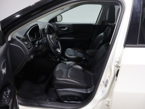 Used 2018 Jeep Compass Limited AWD/4WD image 11