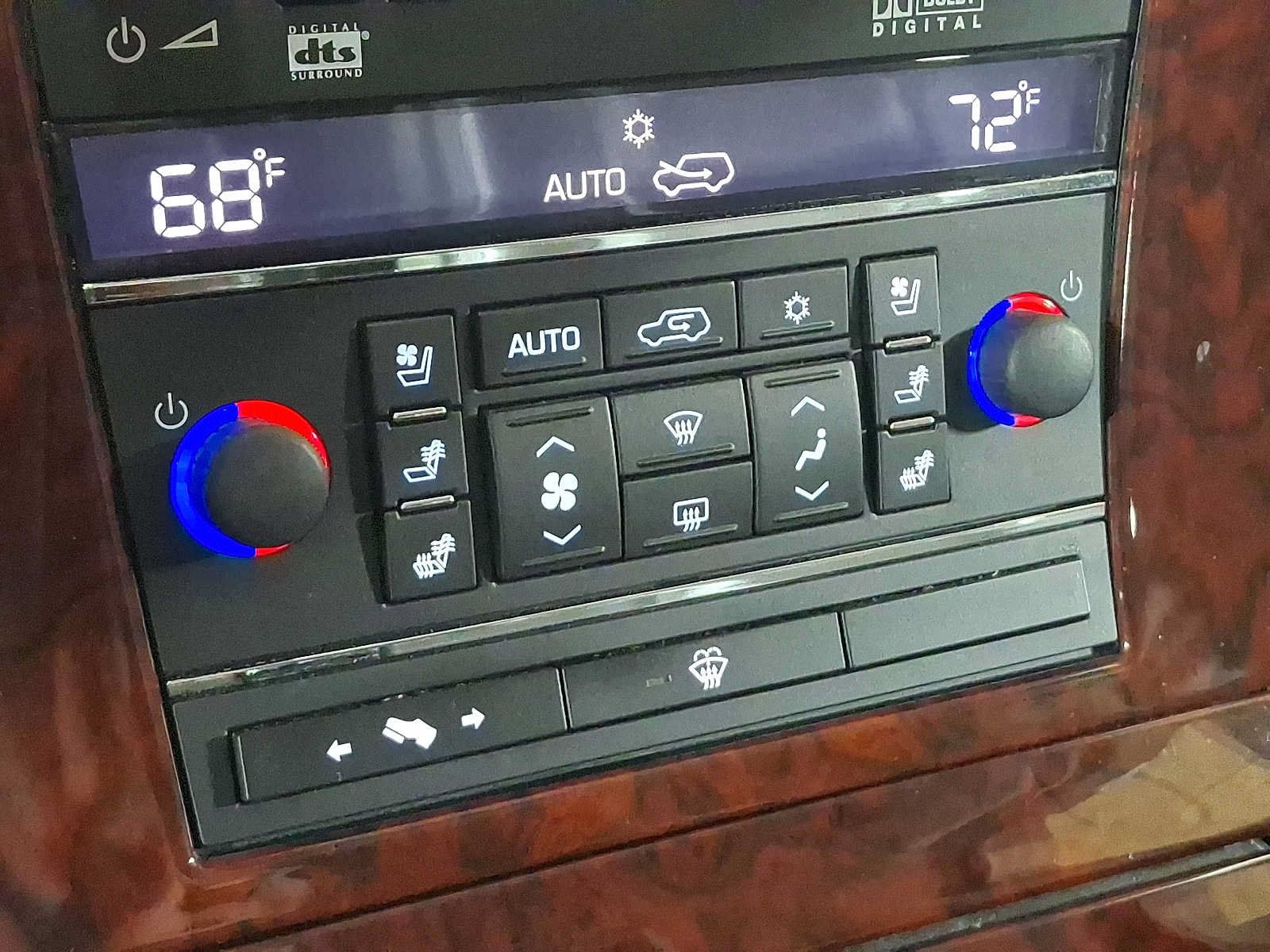 Used 2008 Cadillac Escalade EXT AWD/4WD image 16