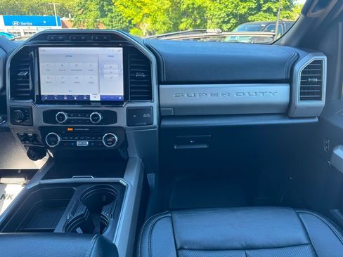 Used 2022 Ford F350 Lariat w/ Lariat Ultimate Package AWD/4WD image 21