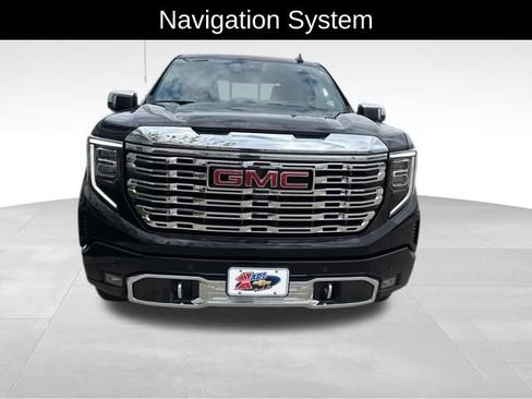Used 2024 GMC Sierra 1500 Denali w/ Technology Package AWD/4WD image 2