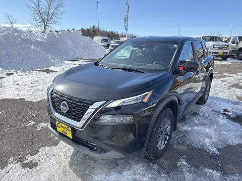Used 2023 Nissan Rogue S image 2