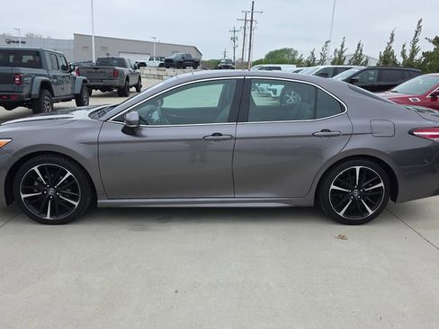 Used 2020 Toyota Camry XSE image 2