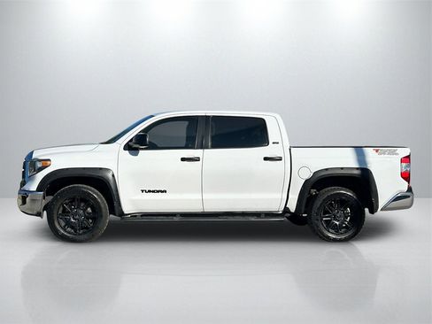 Used 2018 Toyota Tundra SR5 image 8
