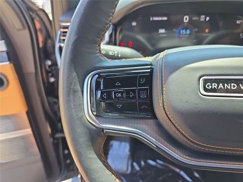 Used 2023 Jeep Grand Wagoneer Series III AWD/4WD image 34