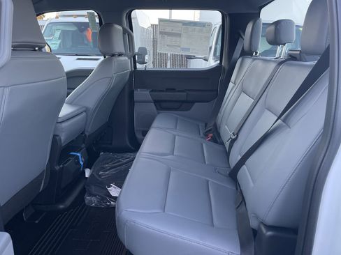 New 2026 Ford F250 XL w/ XL Chrome Package image 18