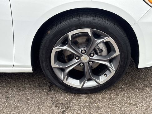 Used 2024 Chevrolet Malibu LT image 10