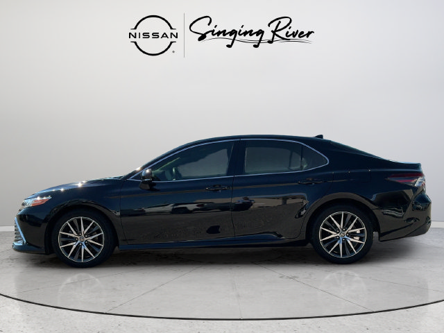 Used 2024 Toyota Camry XLE FWD image 4
