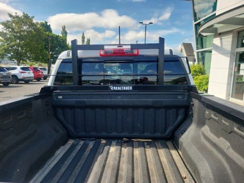 Used 2024 GMC Canyon Elevation w/ Convenience Package AWD/4WD image 6