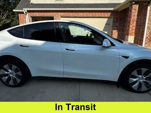 Used 2023 Tesla Model Y Long Range AWD/4WD image 1