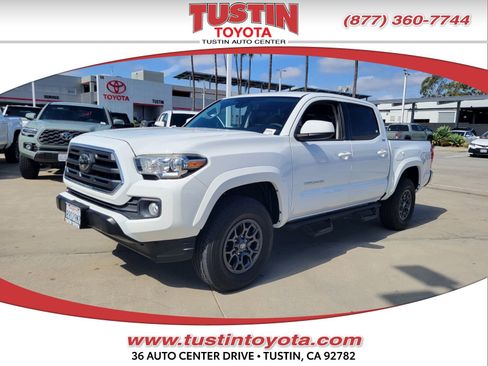 Certified 2018 Toyota Tacoma SR5 image 1