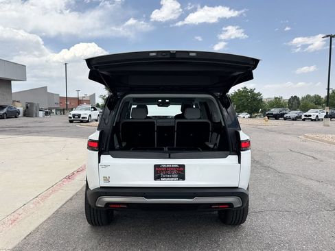 Used 2023 Rivian R1S Adventure AWD/4WD image 8