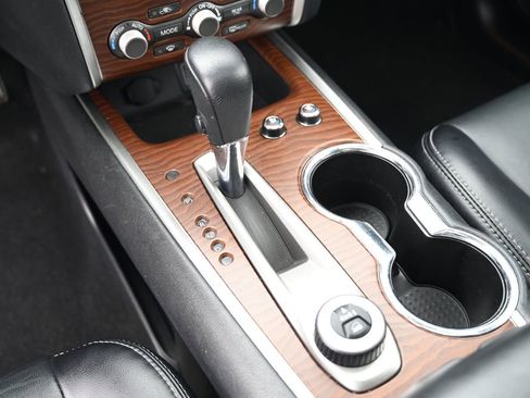 Used 2020 Nissan Pathfinder Platinum image 33