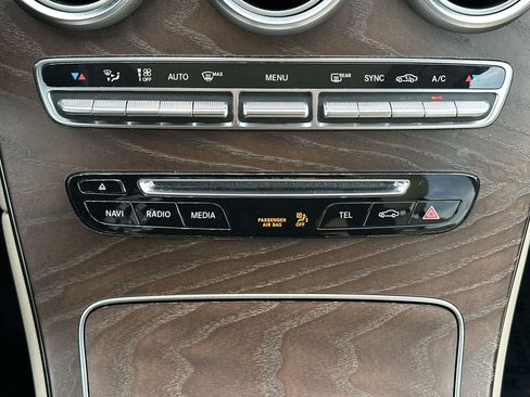 Used 2019 Mercedes-Benz GLC 300 image 17