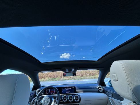 Used 2025 Mercedes-Benz CLA 250 4MATIC w/ Winter Package image 33