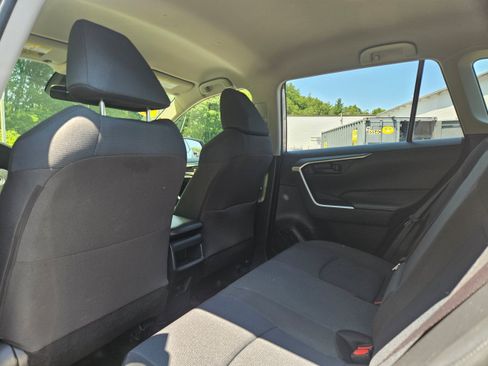 Used 2019 Toyota RAV4 LE w/ All Weather Liner Package AWD/4WD image 10