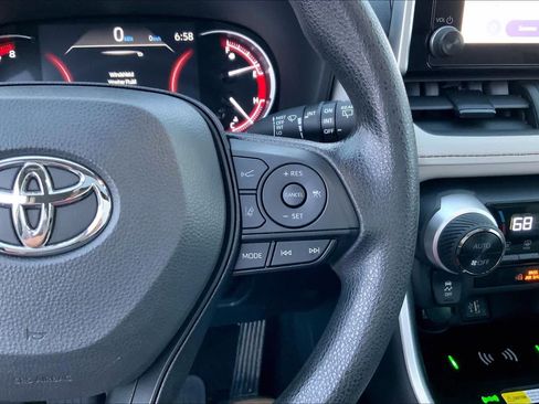 Used 2025 Toyota RAV4 XLE w/ Convenience Package FWD image 24