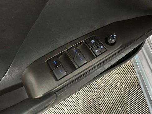Used 2024 Toyota Camry SE FWD image 11