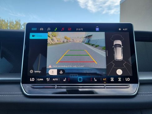 New 2026 Volkswagen Tiguan SE FWD image 19
