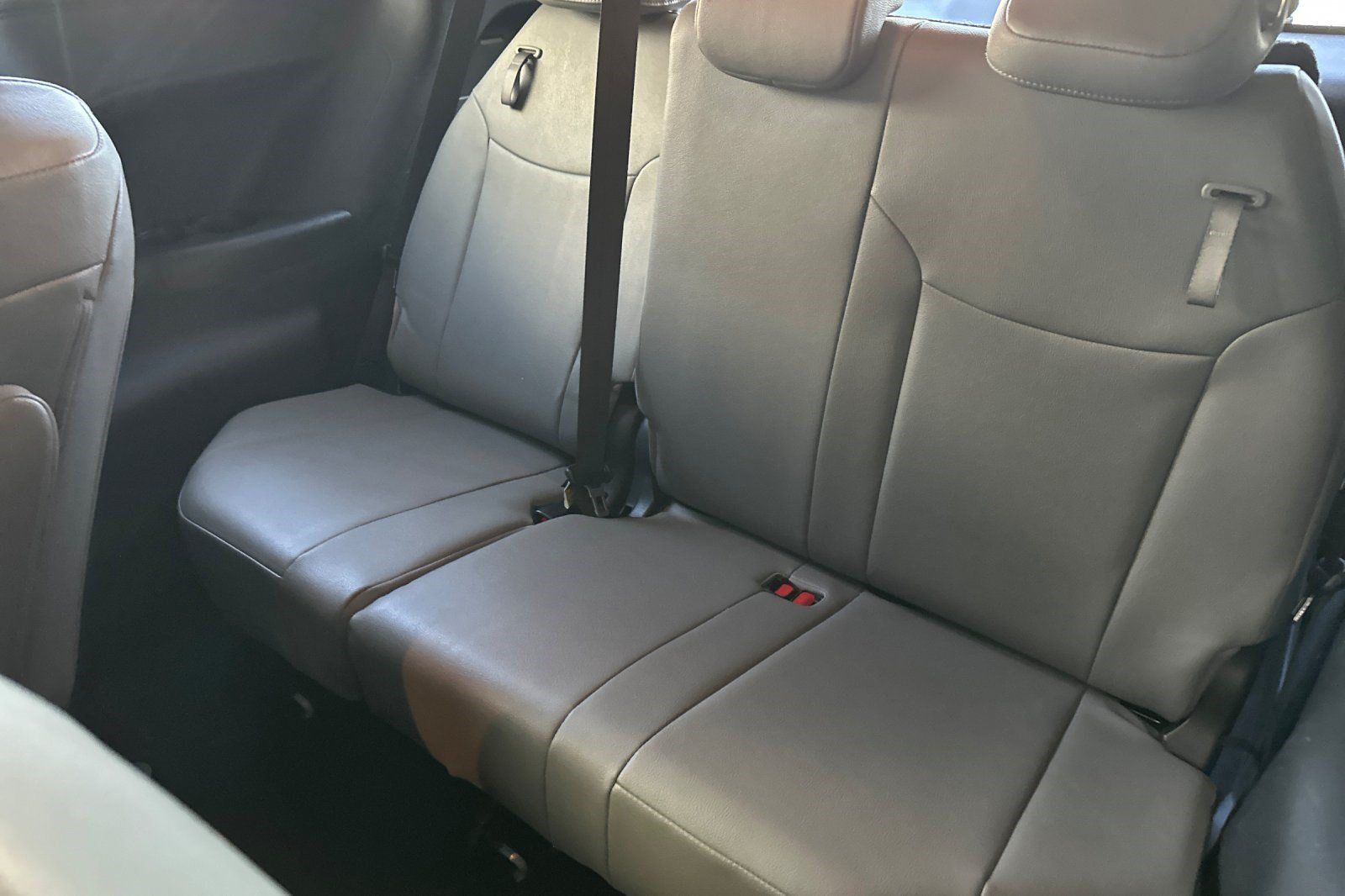 Used 2026 Toyota Sienna XLE FWD image 34