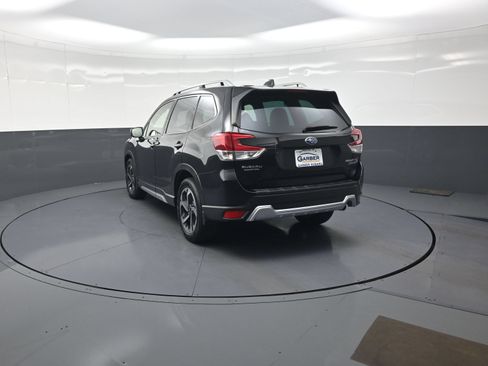 Used 2023 Subaru Forester Touring AWD/4WD image 5