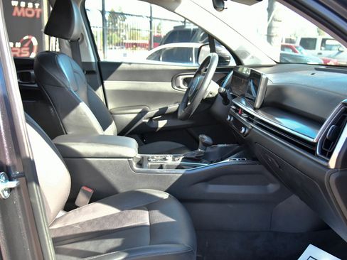 Used 2025 Kia Sorento S w/ Panoramic Sunroof Package image 54