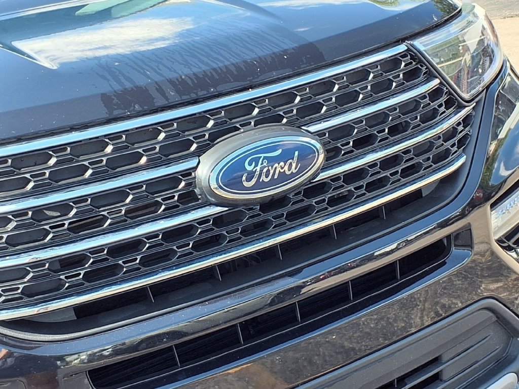Used 2022 Ford Explorer XLT w/ Equipment Group 202A AWD/4WD image 39