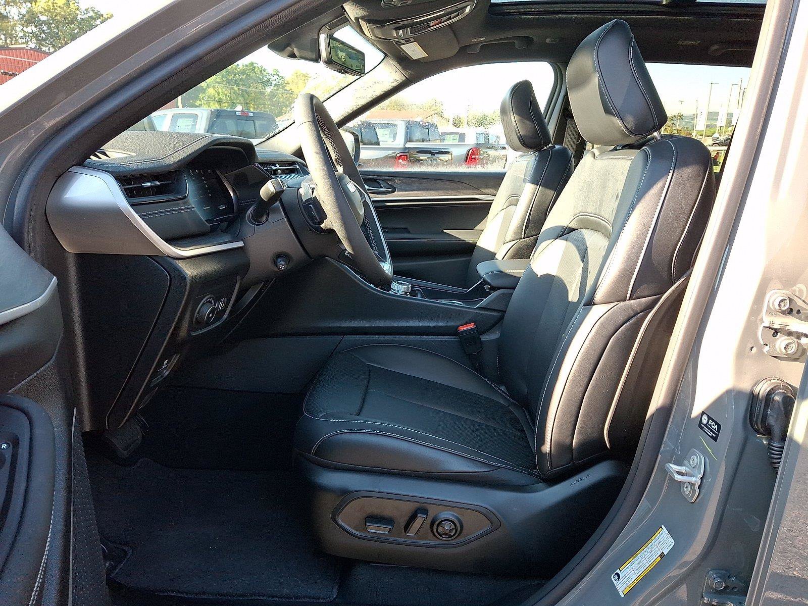 New 2027 Jeep Grand Cherokee Limited AWD/4WD image 9