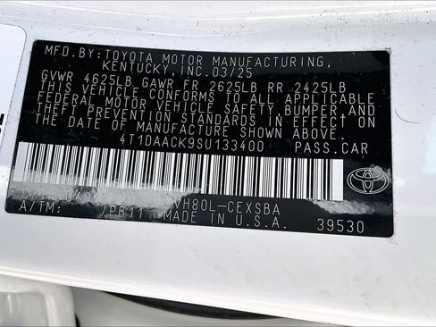 Used 2025 Toyota Camry SE image 32