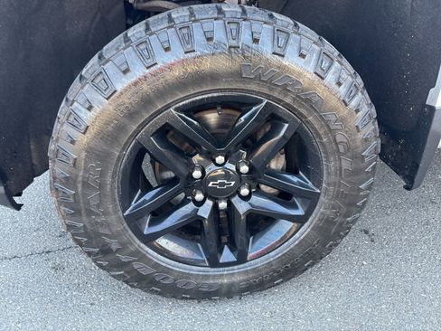 Used 2019 Chevrolet Silverado 1500 Custom Trail Boss w/ Custom Convenience Package image 11